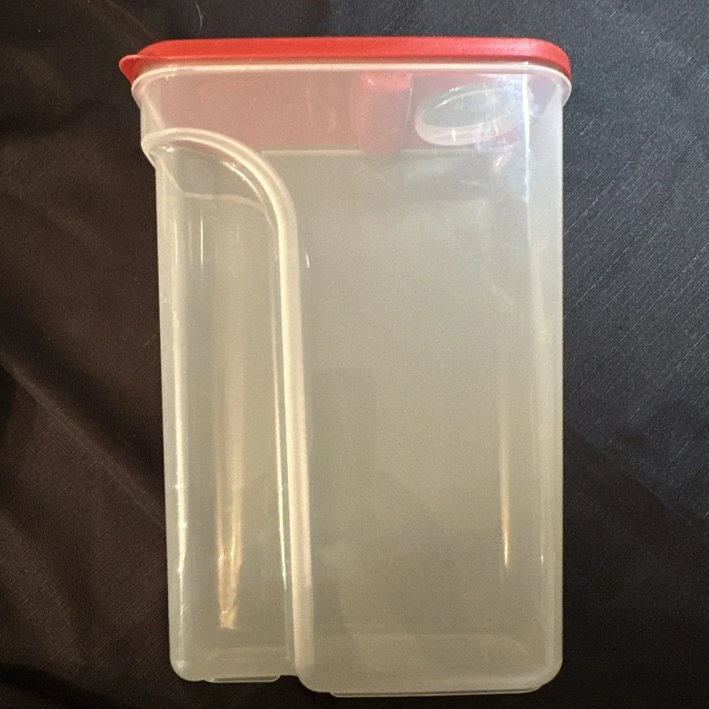 Rubbermaid preowned 22